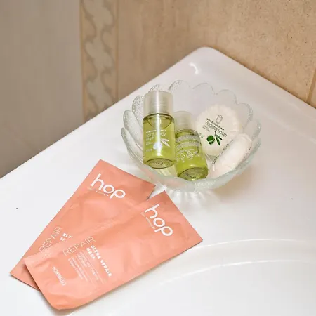 With Free Parking Lägenhet *